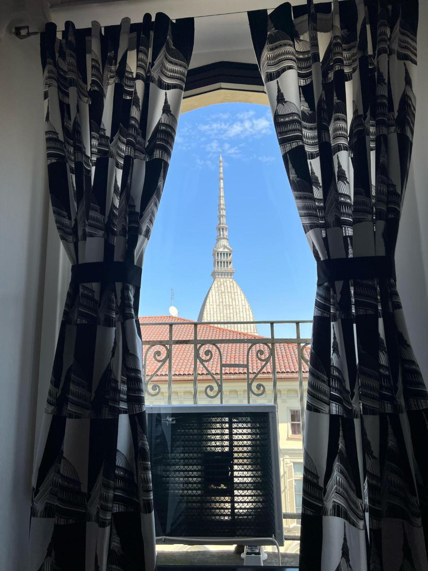 Historic Center Via Po Apartment Turin Exteriör bild